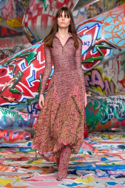 Look 25